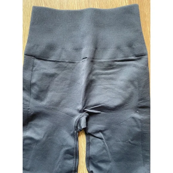 Lululemon Zone In tight - Picture 7 of 11